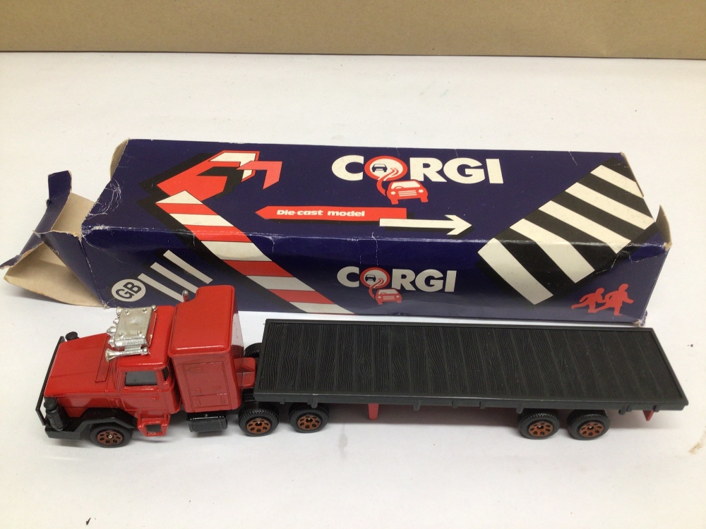 A COLLECTION OF MIXED DIE-CAST BOXED TOYS, ERTL, LLEDO, CORGI AND MORE - Image 10 of 10