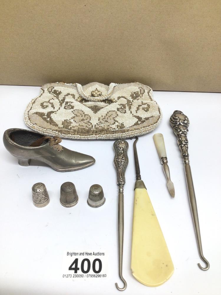 MIXED ITEMS INCLUDES TWO HALLMARKED SILVER THIMBLES, TWO BUTTON HOOK WITH HALLMARKED SILVER AND