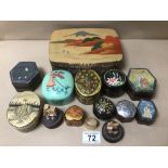A COLLECTION OF MIXED LACQUERED AND PAPIER-MACHE BOXES / CONTAINERS WITH OTHERS, INCLUDES SOME
