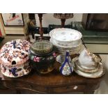A MIXED QUANTITY OF CERAMICS, LIMOGES, QUEENS AND MORE