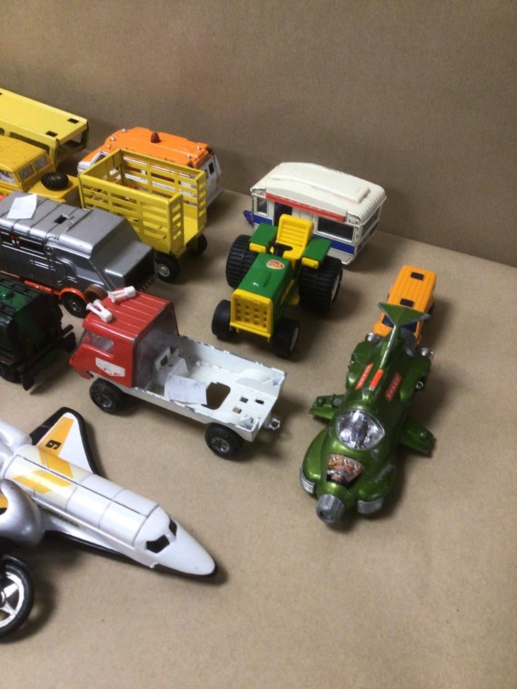 A QUANTITY OF PLAY WORN, DIE-CAST VEHICLES, MATCHBOX, DINKY AND CORGI - Image 3 of 6