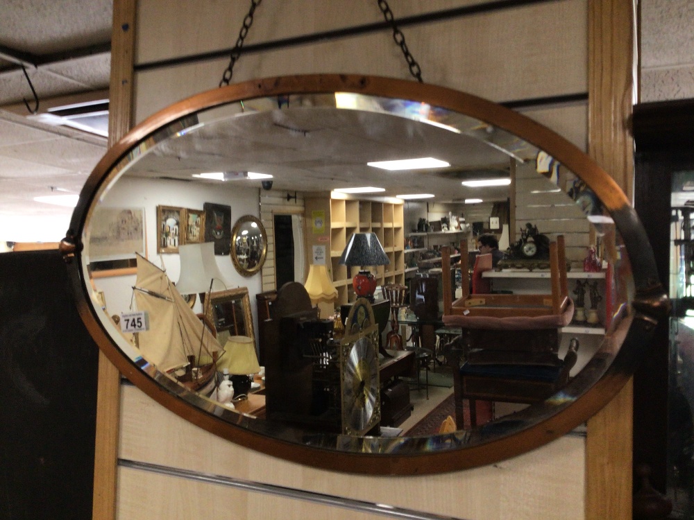 AN ART NOUVEAU OVAL COPPER MIRROR WITH BEVELLED GLASS A/F, 71 X 42CM - Image 3 of 3