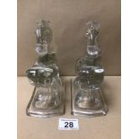 A PAIR OF GLASS HORSE BOOKENDS 20CM IN HEIGHT