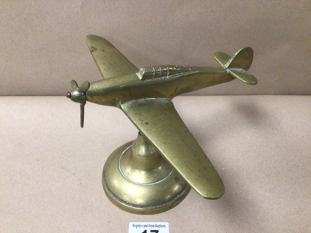 A VINTAGE SOLID BRASS HURRICANE MODEL AEROPLANE 24CM X 17CM - Image 2 of 4