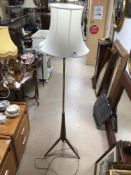 A RETRO 1970S WOOD AND METAL STANDARD LAMP ON SPLAYED LEGS MID-CENTURY, 165CM