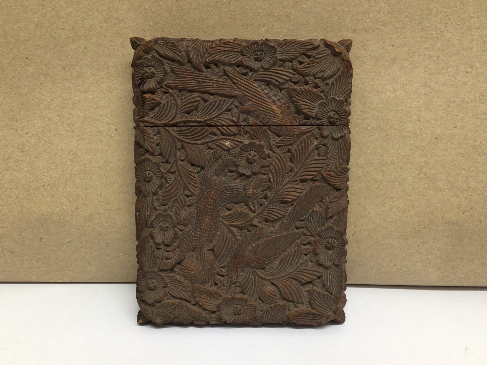 A BLACK FOREST STYLE WOODEN CARVED CARD CASE 10 X 8CM - Image 2 of 4