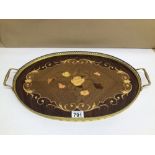 AN OVAL WOOD AND BRASS ITALIAN SORRENTO WARE SERVING TRAY, 52 X 31CM