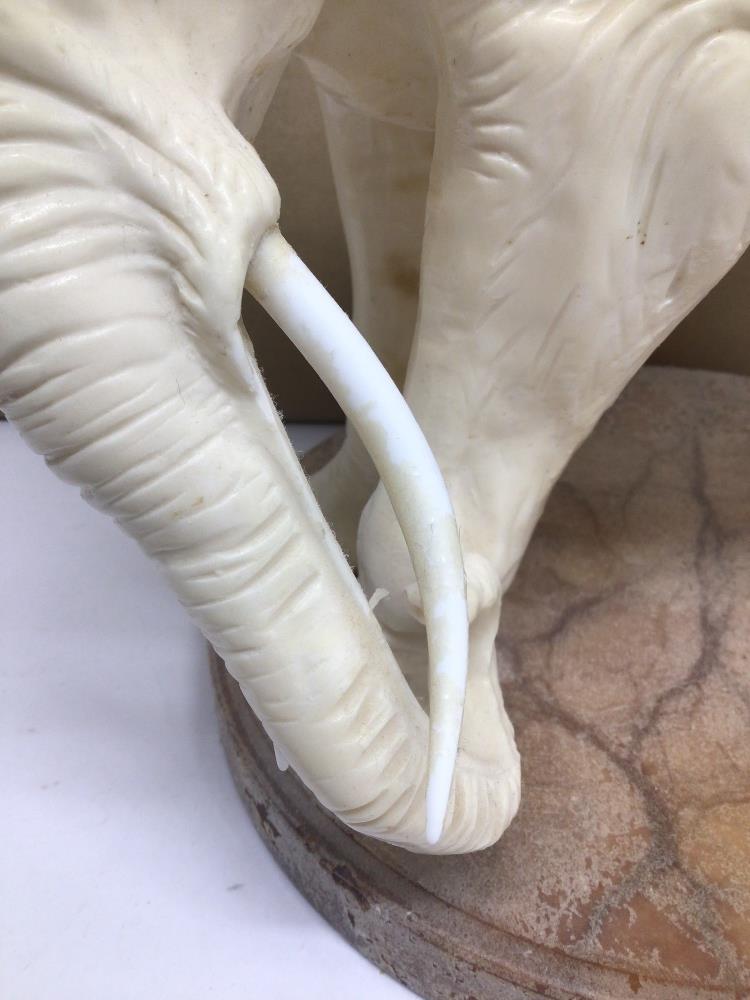 A LARGE MOULDED WHITE ELEPHANT, 32CM HIGH - Image 3 of 4