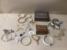 A COLLECTION OF MIXED COSTUME JEWELLERY INCLUDING VINTAGE