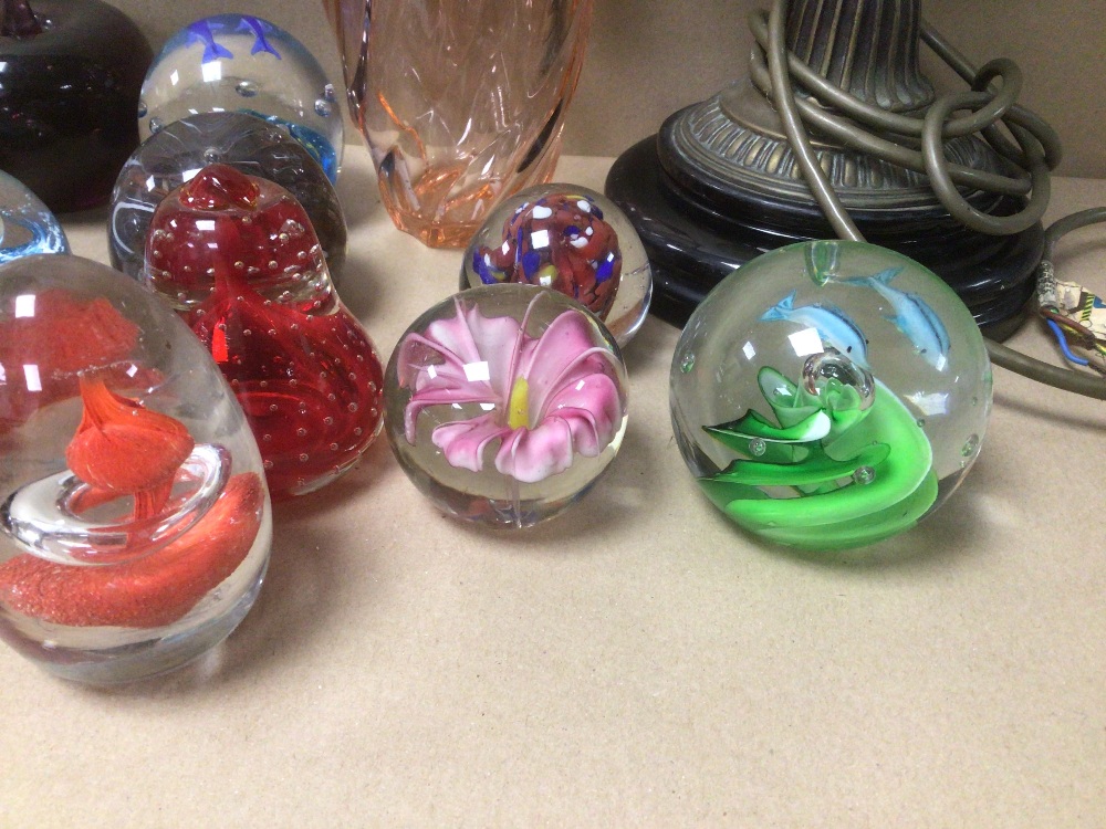 A COLLECTION OF MOSTLY ART GLASS PAPERWEIGHTS, UNMARKED AND MORE LARGEST BEING 30CM IN HEIGHT - Image 6 of 8