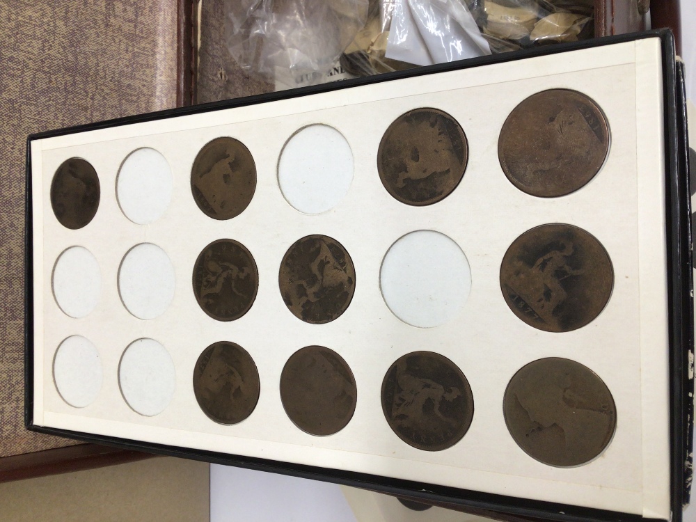 A QUANTITY OF USED PENNIES/COINAGE - Image 2 of 5