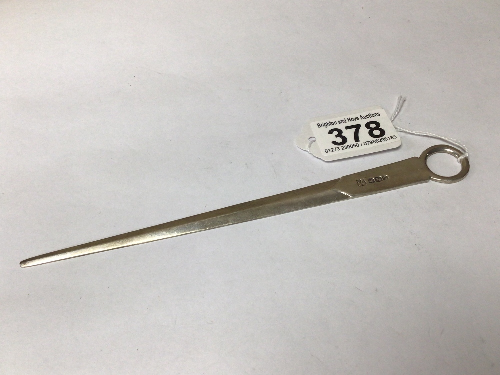 A HALLMARKED SILVER MEAT SKEWER, 20CM, 31G - Image 2 of 2