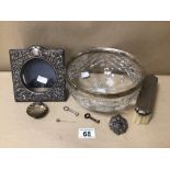 A HALLMARKED STERLING SILVER RIMMED CUT GLASS BOWL TOGETHER WITH OTHER WHITE METAL ITEMS INCLUDING A