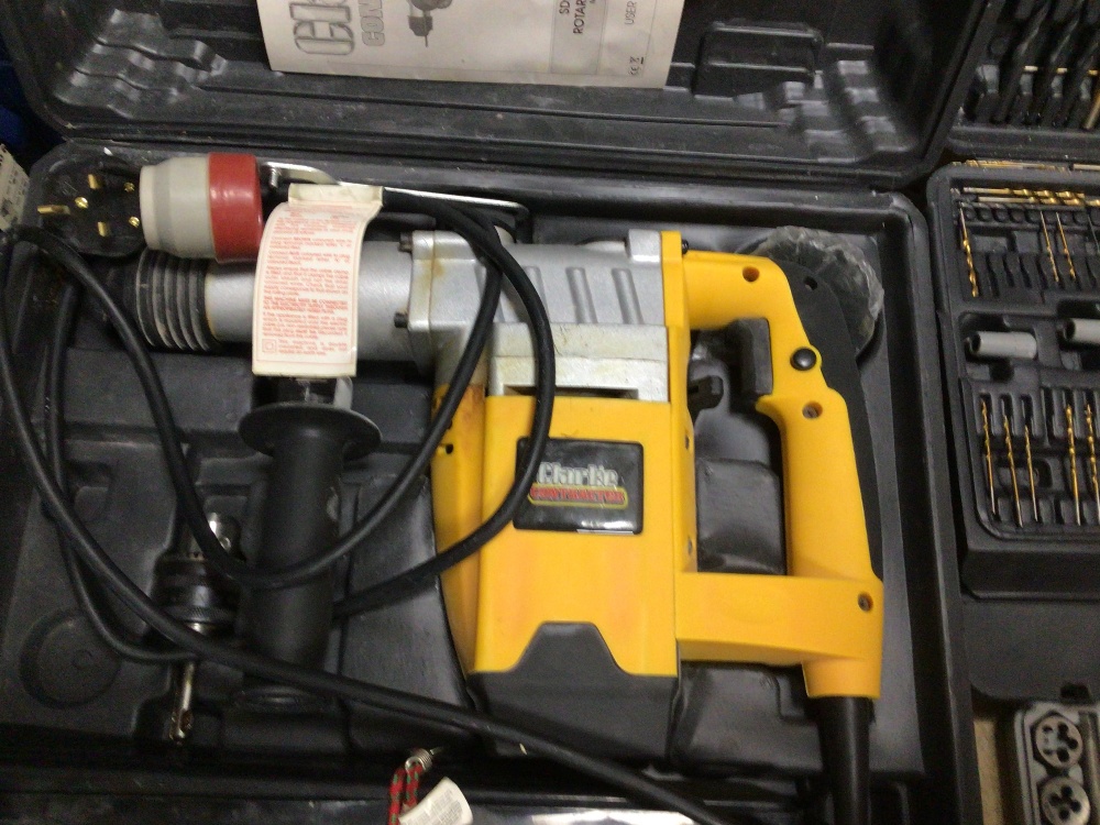 A QUANTITY OF TOOLS ALL CASED, CLARKE DRILL, TAP AND DIE SET, POWERCRAFT DRILL SET AND AEG POWER - Image 2 of 8