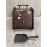 A GEORGIAN MAHOGANY AND BRASS COAL SCUTTLE (89678)