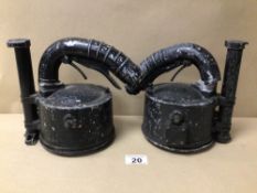 A PAIR OF WW2 ALDIS SIGNALLING LAMPS 5A/760