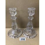 A PAIR OF BACCARAT CRYSTAL GLASS CANDLESTICKS OF BAMBOUS SWIRL, 18CM