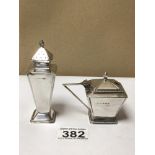 AN ART DECO HALLMARKED SILVER MUSTARD POT & MATCHING PEPPER, 118G