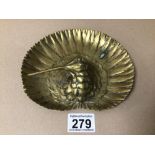 A HEAVY BRASS BIRD SHAPED INTO A SMALL DISH, 17CM DIAMETER