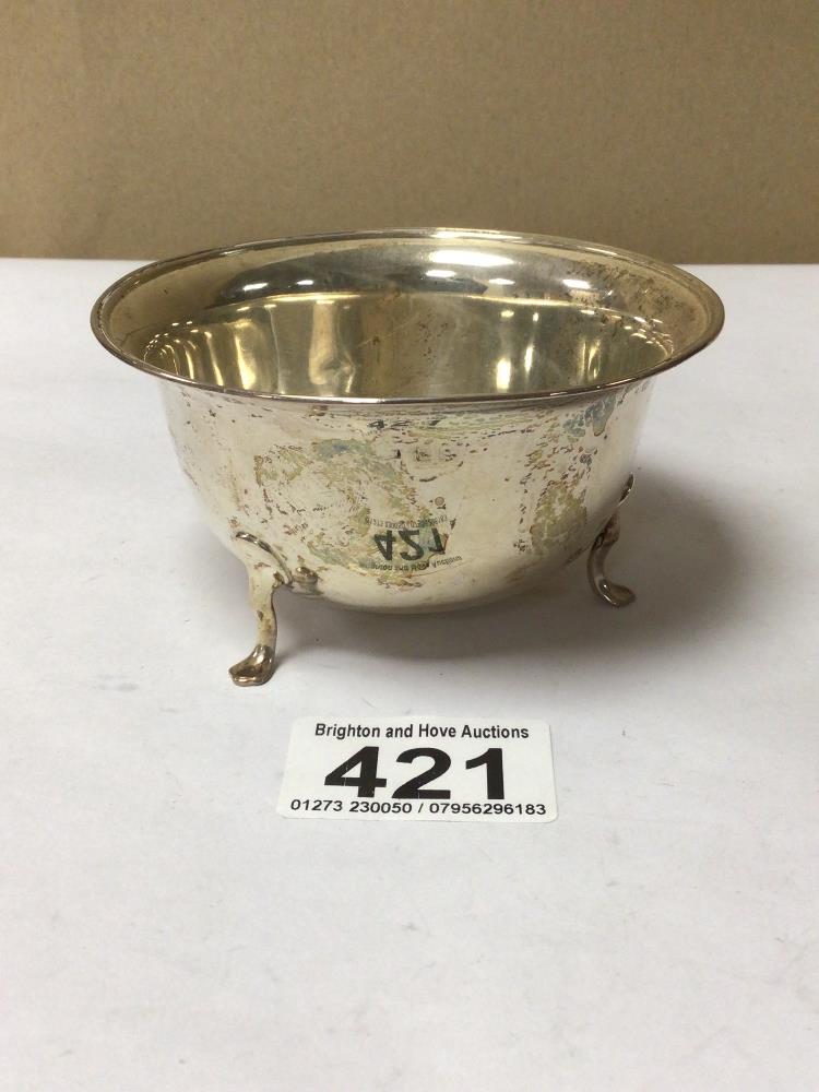 A HALLMARKED SILVER CIRCULAR BOWL, 64G