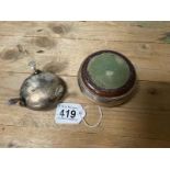 A HALLMARKED SILVER SALT CELLAR (59G) AND A HALLMARKED SILVER WINE COASTER (80G)