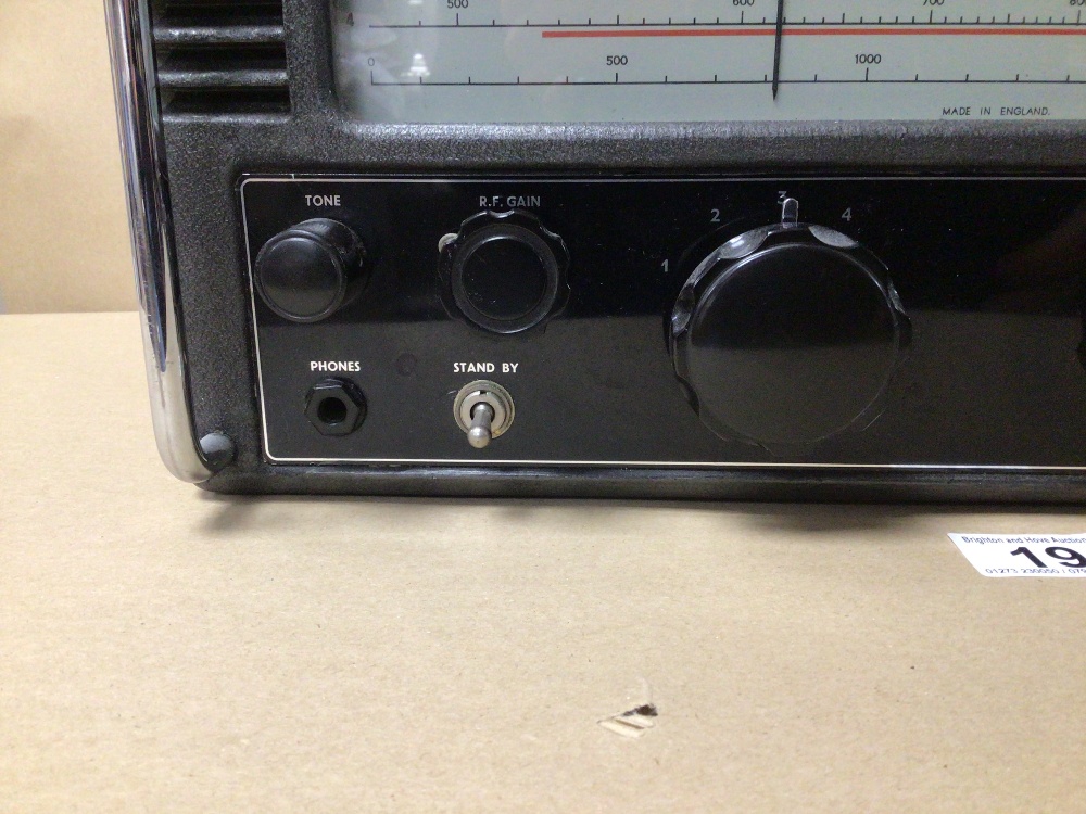 A 1950'S RADIO/RECEIVER BY EDDYSTONE MODEL 840A IN BLACK METAL CASING - Image 4 of 7