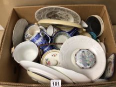 A BOX OF MIXED CHINA, PORTMEIRION (SUSAN WILLIAMS-ELLIS) BAND G, RYE POTTERY AND MORE