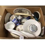 A BOX OF MIXED CHINA, PORTMEIRION (SUSAN WILLIAMS-ELLIS) BAND G, RYE POTTERY AND MORE