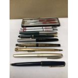 A COLLECTION OF PENS, PARKER, SHEAFFER ETC