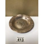 A HALLMARKED SILVER DISH WITH EMBOSSED ROSE DECORATION, 61G