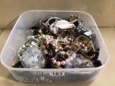 BOX OF MIXED COSTUME JEWELLERY INCLUDES VINTAGE