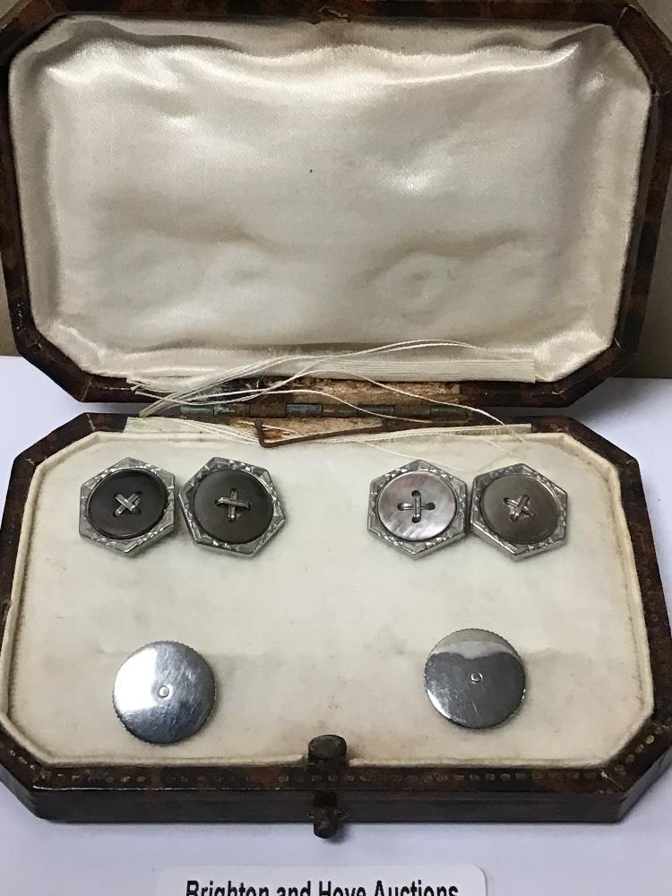 A CASED ART DECO GENTS CUFFLINK & BUTTON SET - Image 2 of 2