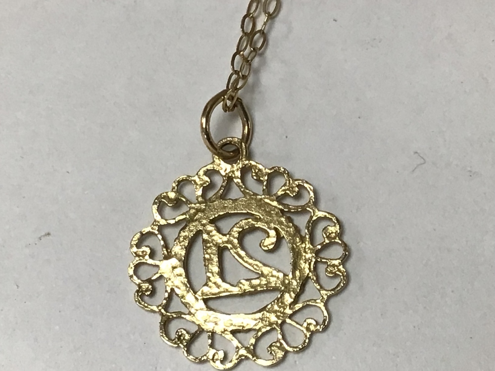 A YELLOW METAL '21' PENDANT ON 375 GOLD CHAIN - Image 3 of 4