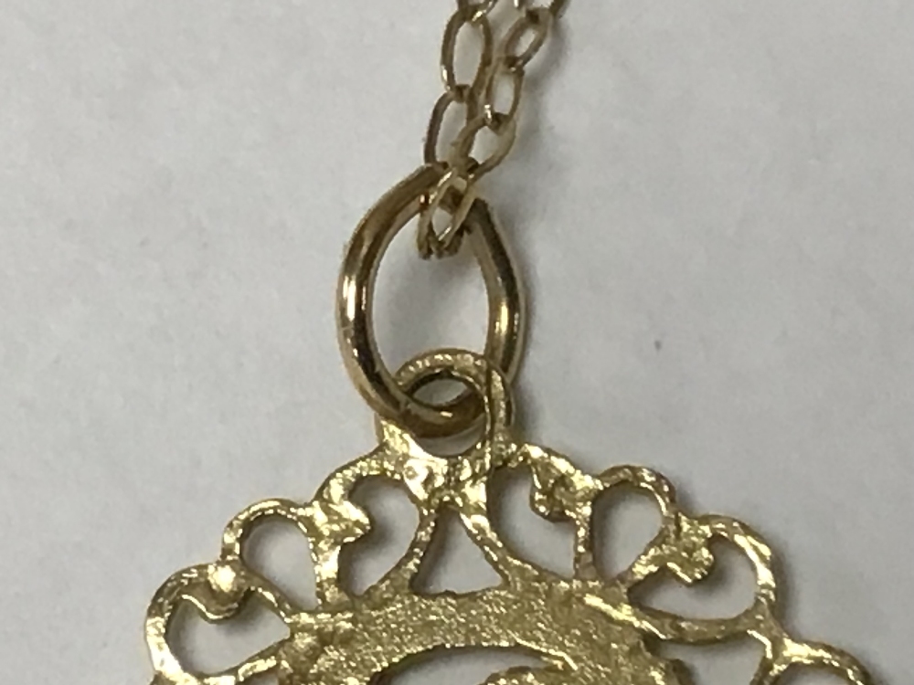 A YELLOW METAL '21' PENDANT ON 375 GOLD CHAIN - Image 4 of 4