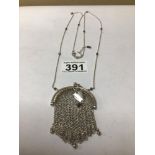 A HALLMARKED SILVER LADIES MESH PURSE ON 925 SILVER BEADED CHAIN, 25G