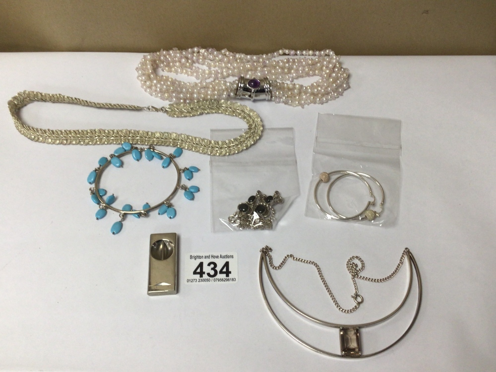 A COLLECTION OF 925 AND OTHER JEWELLERY