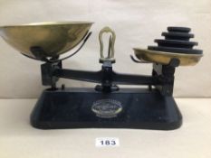 A VINTAGE F.J. THORNTON & CO LTD ‘THE VIKING’ SET OF SCALES WITH WEIGHTS