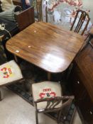 VICTORIAN EXTENDING MAHOGANY TABLE WITH FOUR MATCHING DINING CHAIRS WITH BOXWOOD INLAY