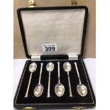 SET OF SIX HALLMARKED SILVER SEAL TOP COFFEE SPOONS, CASED, 34G