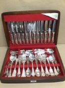 A MIXED CANTEEN OF SILVER PLATED CUTLERY, INCLUDES NEWBRIDGE AND WEBBER AND HILL