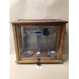 A VINTAGE GRIFFIN AND GEORGE (QUICK WAY CHAIN DIAL) CASED SCIENTIFIC APOTHECARY SCALES IN GLASS CASE