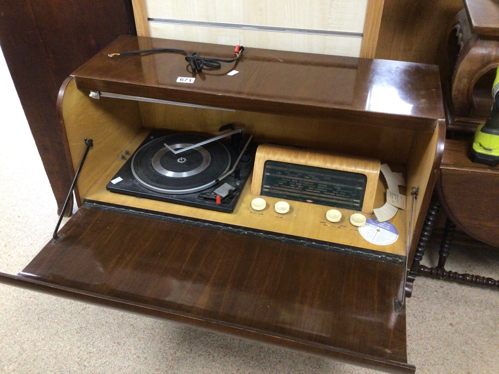 A VINTAGE RADIOGRAM WITH GARRARD RECORD DECK (TURNS ON BUT NEEDS ATTENTION) - Image 2 of 3
