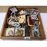A BOX OF MIXED COSTUME JEWELLERY SOME VINTAGE INCLUDES 375 GOLD ITEMS
