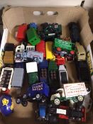 A COLLECTION OF UNBOXED DIECAST MODEL CLASSIC CARS, LORRIES, AND OTHER VEHICLES INCLUDES LLEDO,