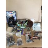 A SMALL COLLECTION OF STAR WARS TOYS, POSTCARDS, AND MORE