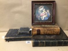 A MIXED COLLECTION OF ANTIQUE RELIGIOUS BOOKS AND FRAMED PICTURES INCLUDING THE NEW TESTAMENT (