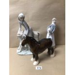 TWO LLADRO FIGURINES, TOGETHER WITH A BESWICK HORSE, LARGEST BEING 33CM IN HEIGHT