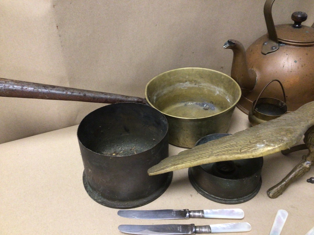 A MIXED BOX OF METAL WARE AND A SECLA MILK JUG, INCLUDES A BRASS FIGURE OF AN EAGLE, A COPPER - Image 5 of 5