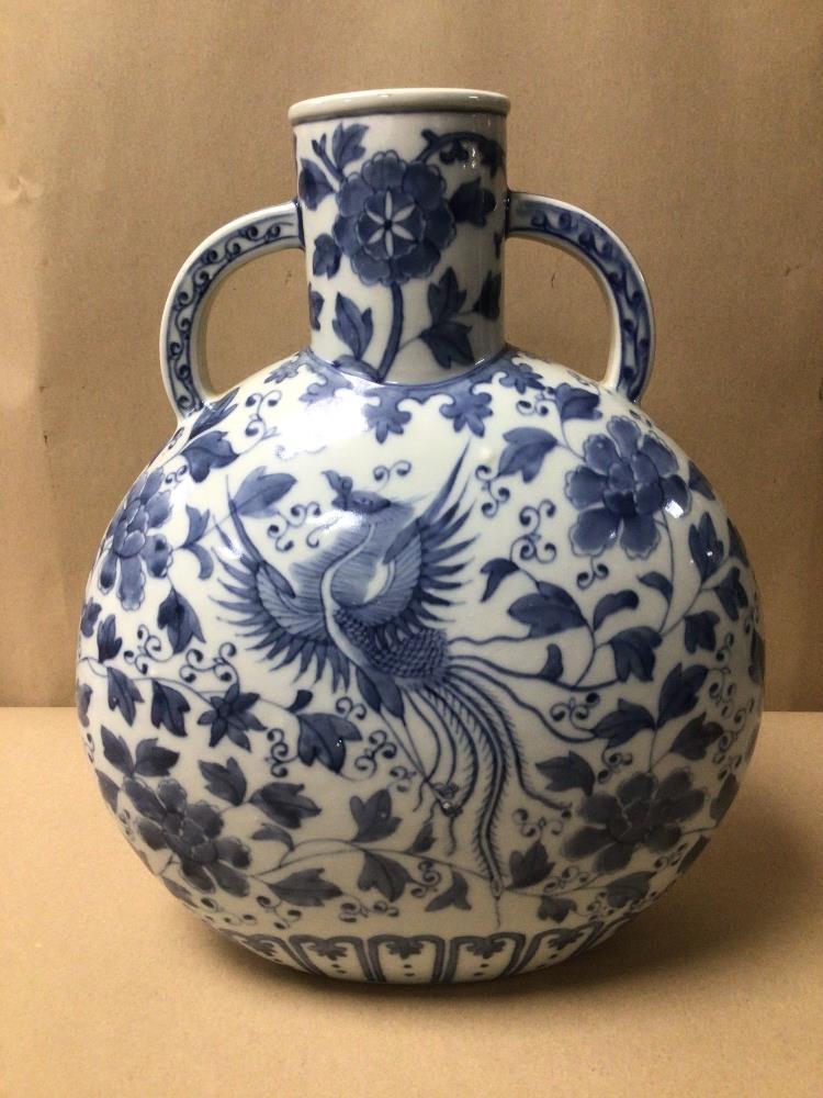 A LARGE TWIN HANDLED BLUE AND WHITE CHINESE PORCELAIN MOON VASE OF FLORAL AND BIRDS DESIGN, 34CM X - Image 4 of 7