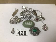 MIXED SILVER/WHITE METAL JEWELLERY, BROOCH, EARRINGS, NECKLACE AND PENDANTS